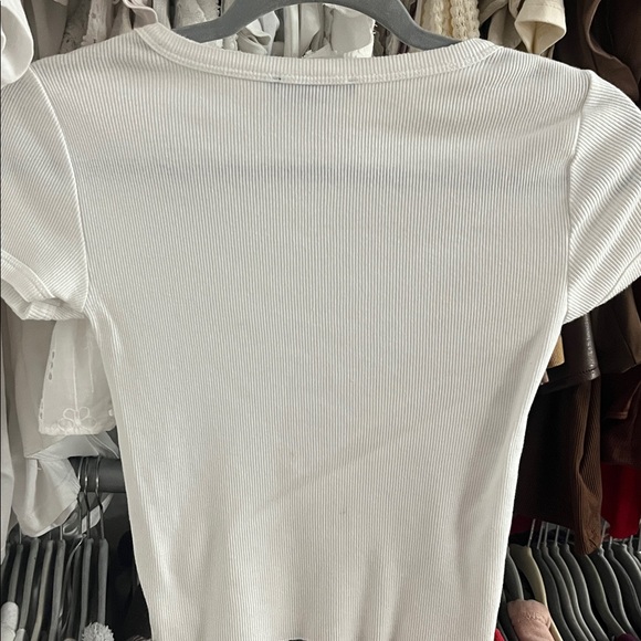 Forever 21 Classic White Short Sleeve Tee - Picture 3 of 3